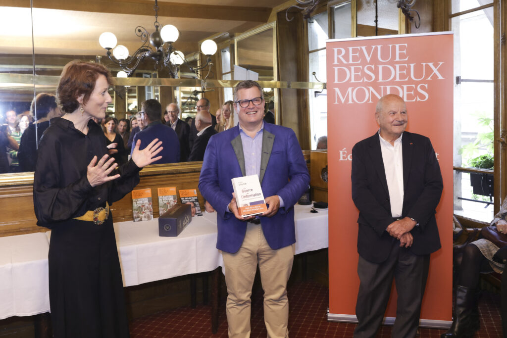 Aurélie Julia, Marc Ladreit de Lacharrière et David Colon_Prix de la Revue des Deux Mondes